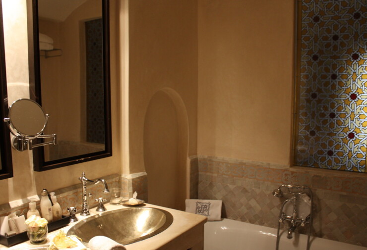 la salle de bain couleur chaude